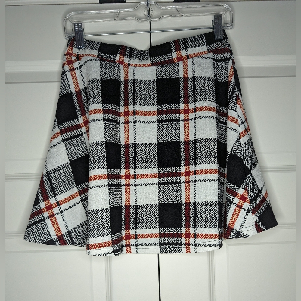 Angie Girls X- Large Girls Mini Skirt Black Red White Plaid Preowned - Picture 3 of 12